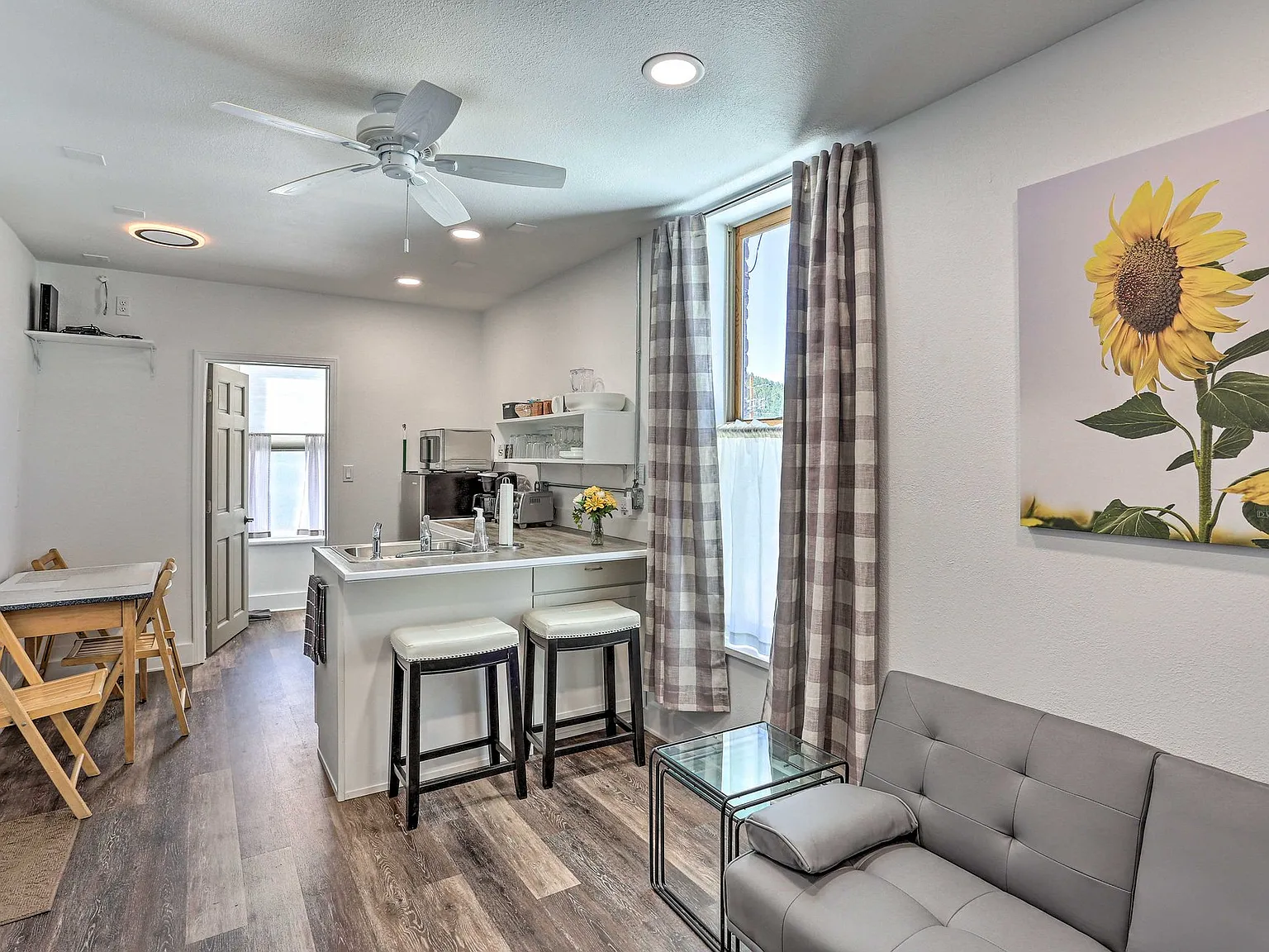 1 bed, $900 — Photo 3