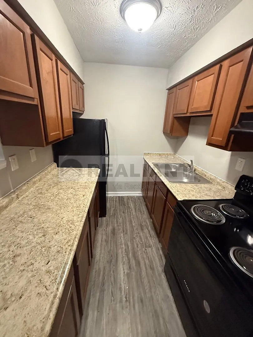 1 bed, 1.0 bath, 600 sqft, $870 — Photo 2