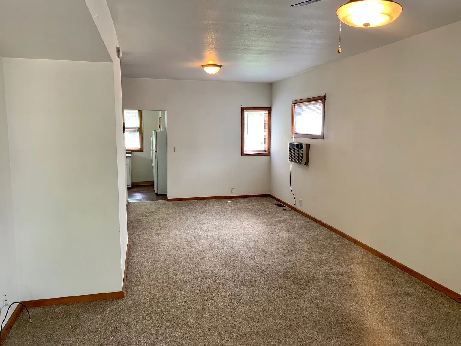 4 bed, $1,900 — Photo 4