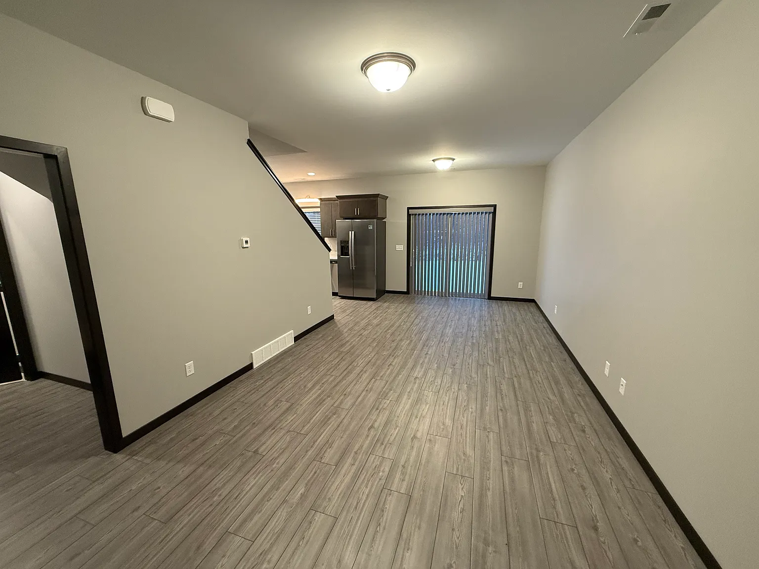 3 bed, 2.5 bath, 1410 sqft, $1,950 — Photo 3