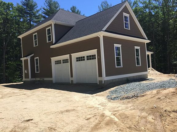 3rd image of 14 Bristol Pond Dr