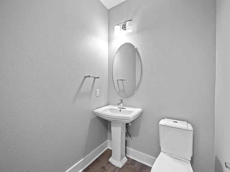 2222 Simond Ave #E — Photo 14