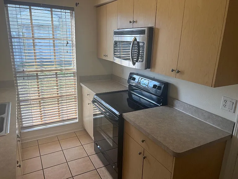 12325 Villager Ct — Photo 7