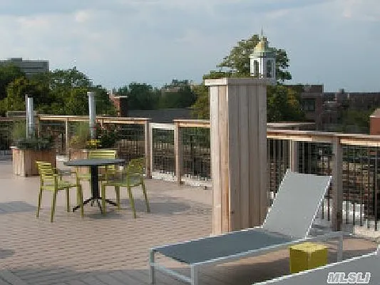 Sold by Remax City Square | media 14