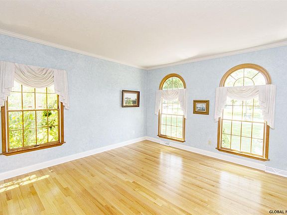 4th image of 119 Kennewyck Cir