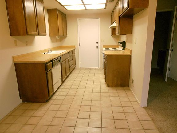 2nd image of 2860 Hotchkiss Ct