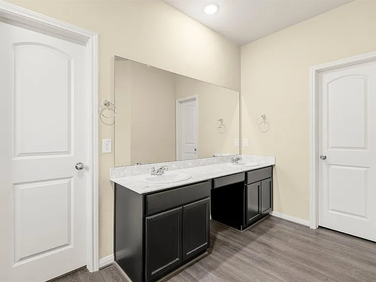 6131 Carpenters Cove Ln — Photo 19