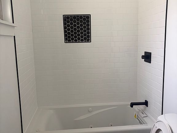 2nd image of 905 N 17th St