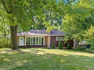 718 Fairwood Rd, New Franklin, OH 44319