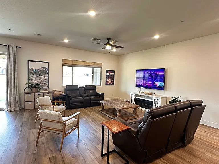 2305 Banks Dr — Photo 11