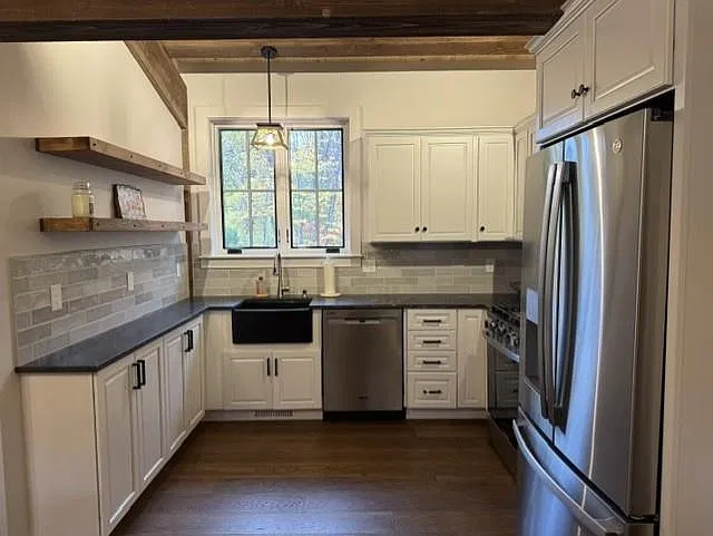 2 bed, 1395 sqft, $3,800 — Photo 2