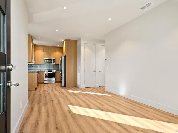 8168 Paseo Del Ocaso #8168-2, La Jolla, CA 92037