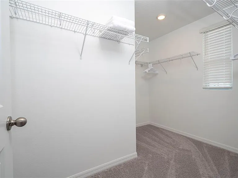 686 Longboat Dr — Photo 13