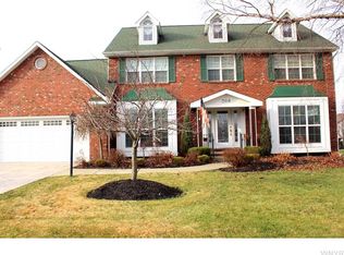 208 Sunburst Cir, East Amherst, NY 14051