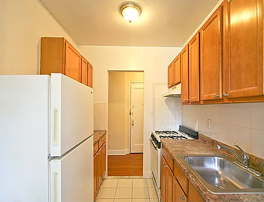 Rented by SW Queens Mezzanine | media 1