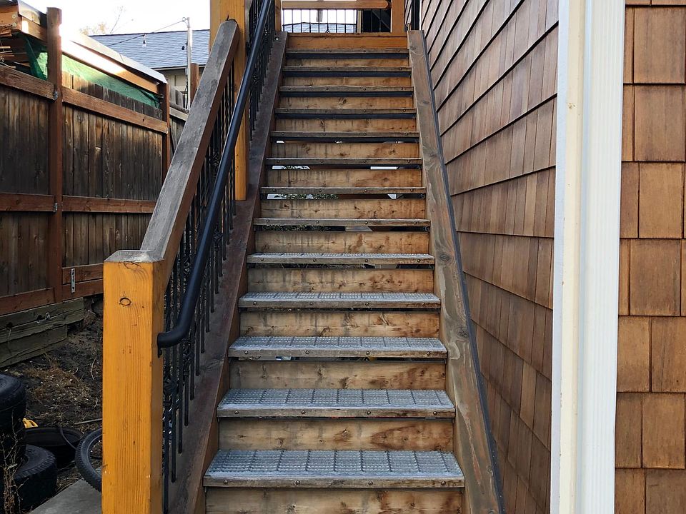 Private entrance.