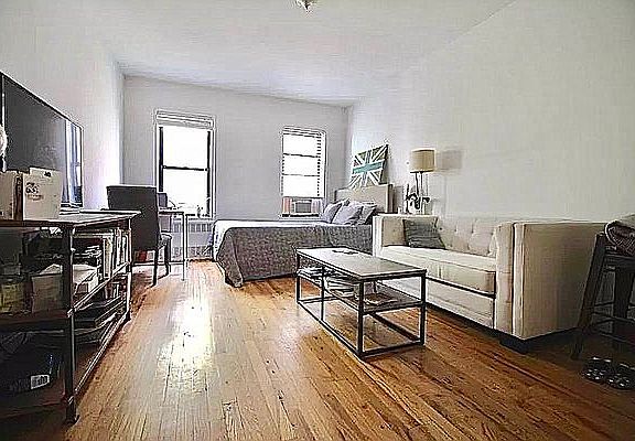 5th image of 449 W 56th St APT 1D