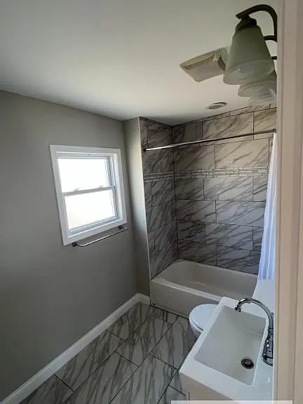 3627 W Oakdale Ave #2F — Photo 7