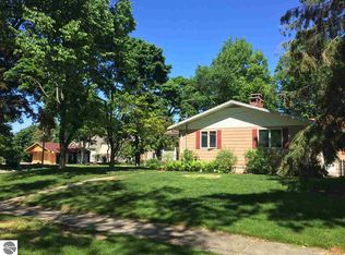 489 4th St, Manistee, MI 49660