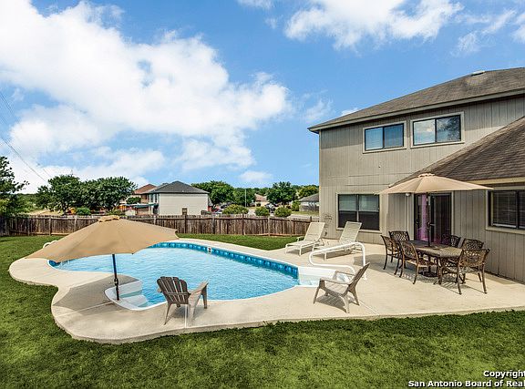 4th image of 13415 Rowe Dr