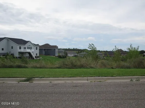 Grant Dr, Watertown, SD 57201