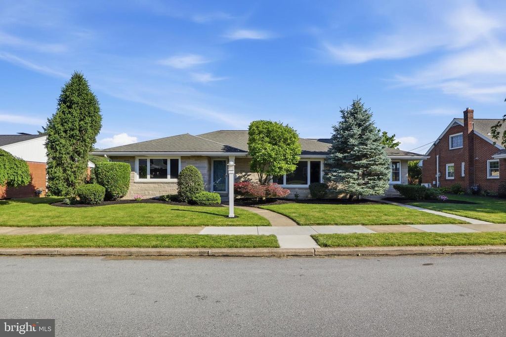 412 W Caracas Ave, Hershey, PA - View 5