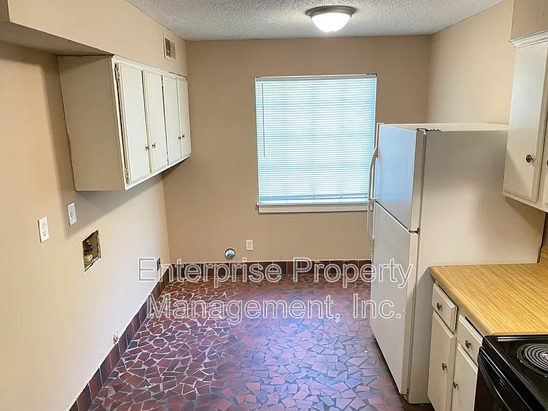 1982 Goldbrier Ln — Photo 14