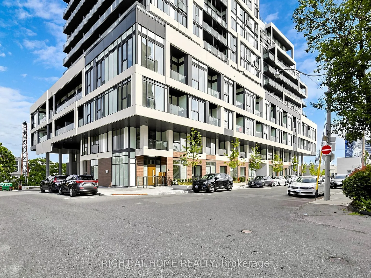 3 bed, $3,300 — Photo 4