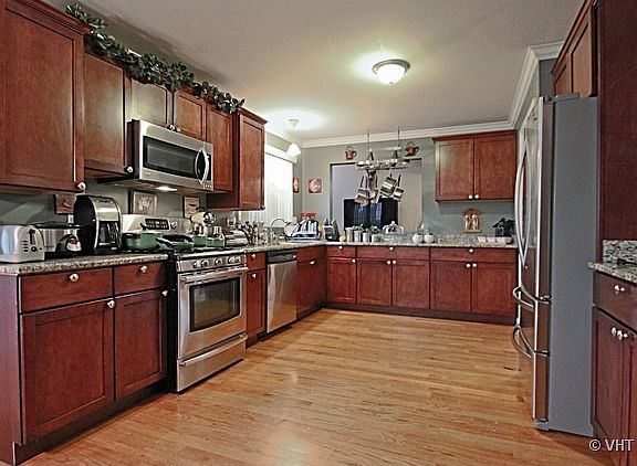 4th image of 2321 Nichols Dr