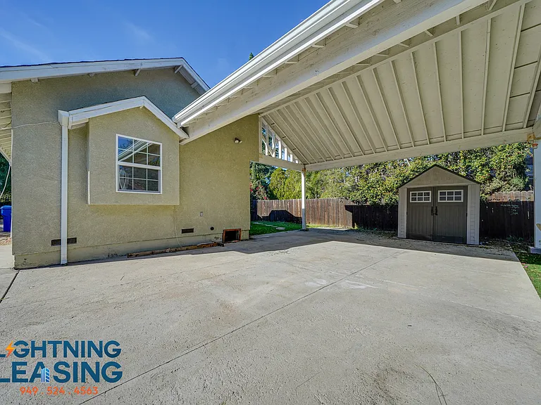 6182 Yolanda Ave — Photo 17