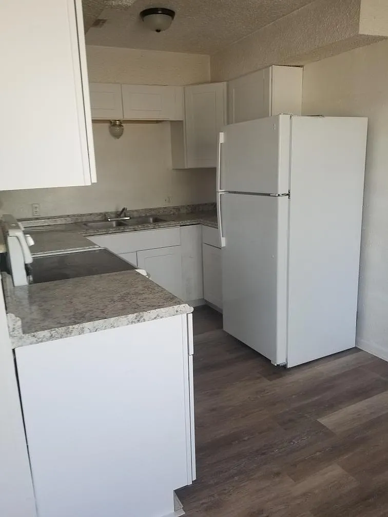 2 bed, 1200 sqft, $850 — Photo 3