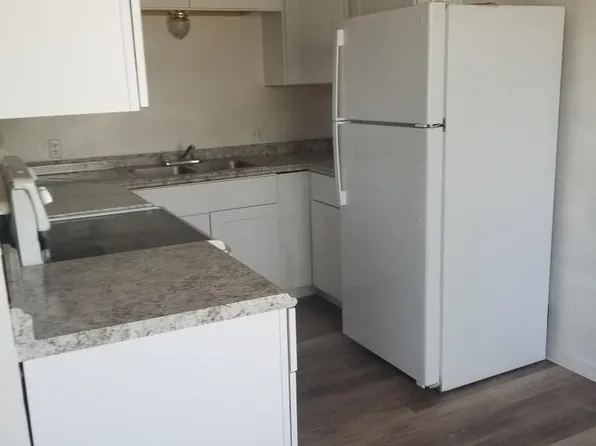 1819 W Cameron Ave #5, Rockdale, TX 76567
