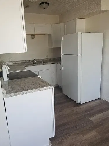 1819 W Cameron Ave #5 Photo 1
