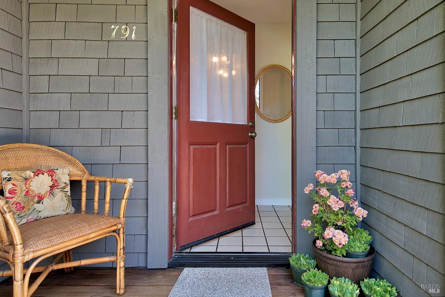 791 Miller Avenue photo 1