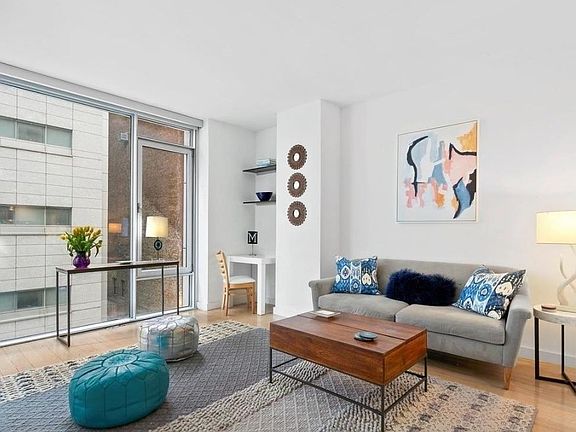 3rd image of 50 Franklin St APT 4B