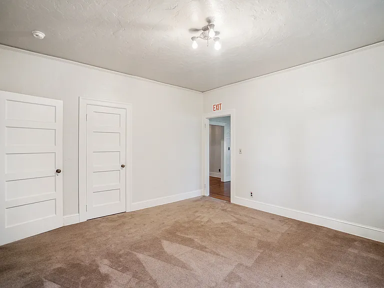 1004 Azuar Dr — Photo 15