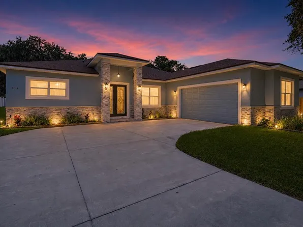 319 Water Shore Dr, Leesburg, FL 34748