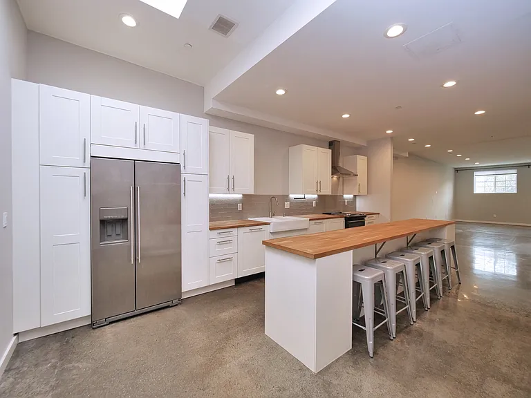 2897 Chapman St #C — Photo 15