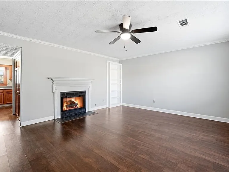 6148 Winfield Ct — Photo 2