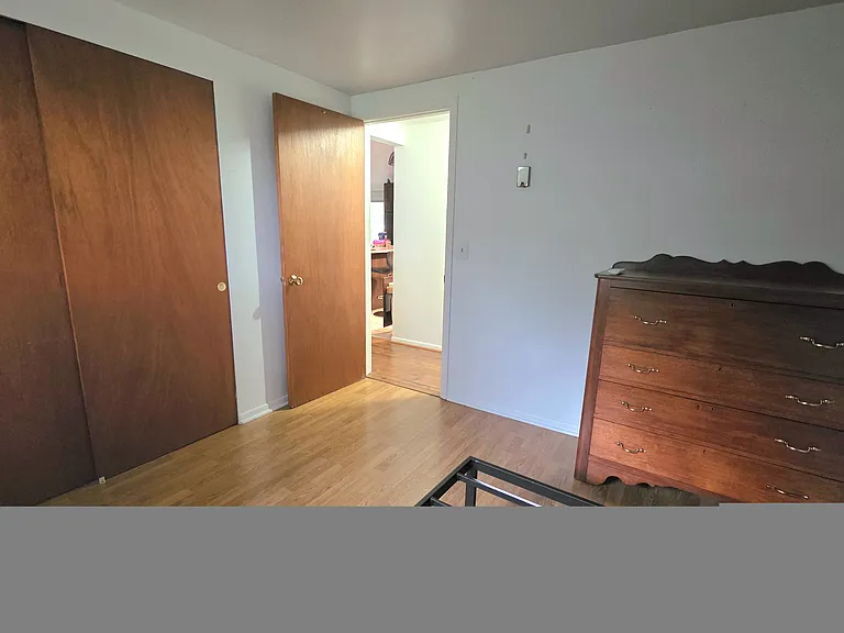 933 Cottonwood Dr — Photo 2