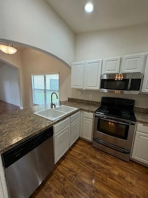 4570 Radiant Way — Photo 3