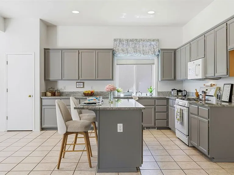2915 Sonoran Ct — Photo 14
