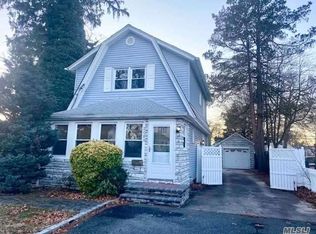 2080 Oakmere Dr, Baldwin, NY 11510