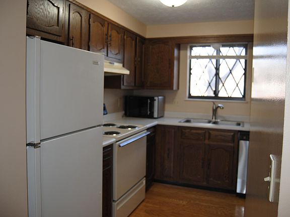 5th image of 7667 Dukes Dr #338