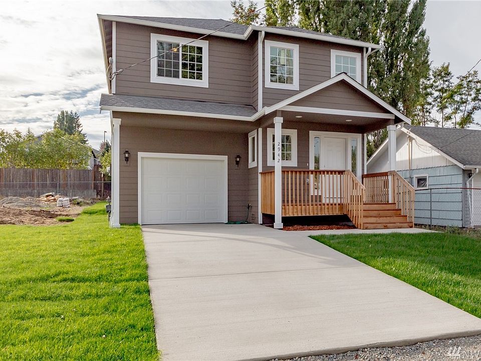 1st image of 2942 38th Ave NE