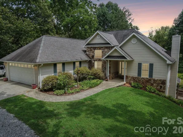 1414 Kanuga Rd, Hendersonville, NC 28739