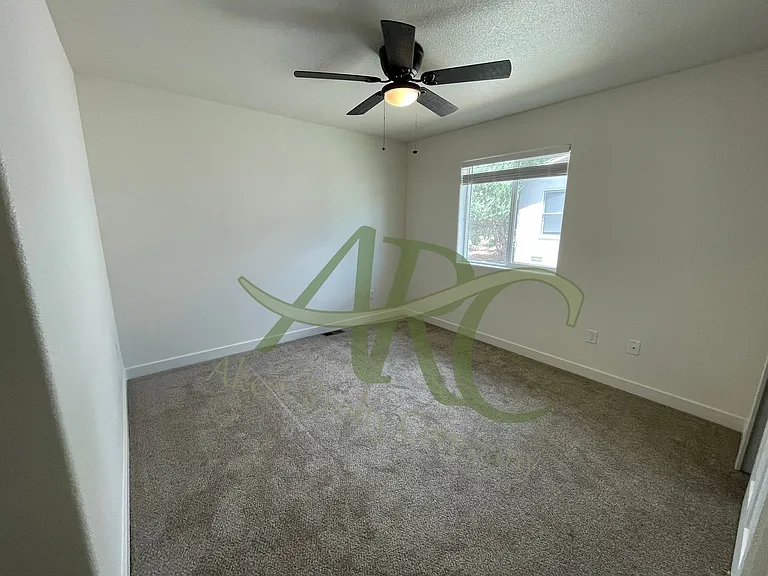 968-970 S Coral Pl — Photo 14