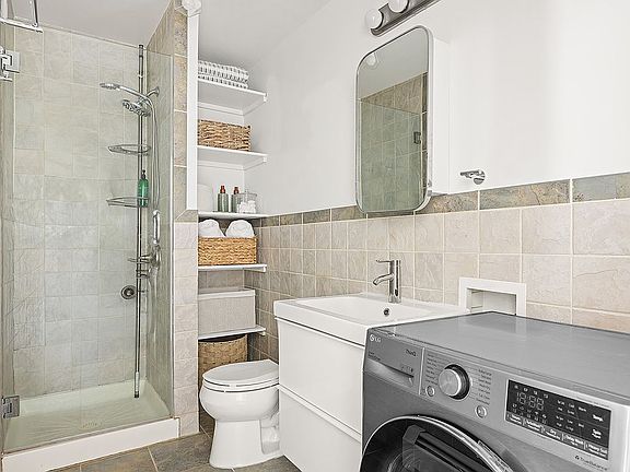 5th image of 285 5th Ave APT 1B