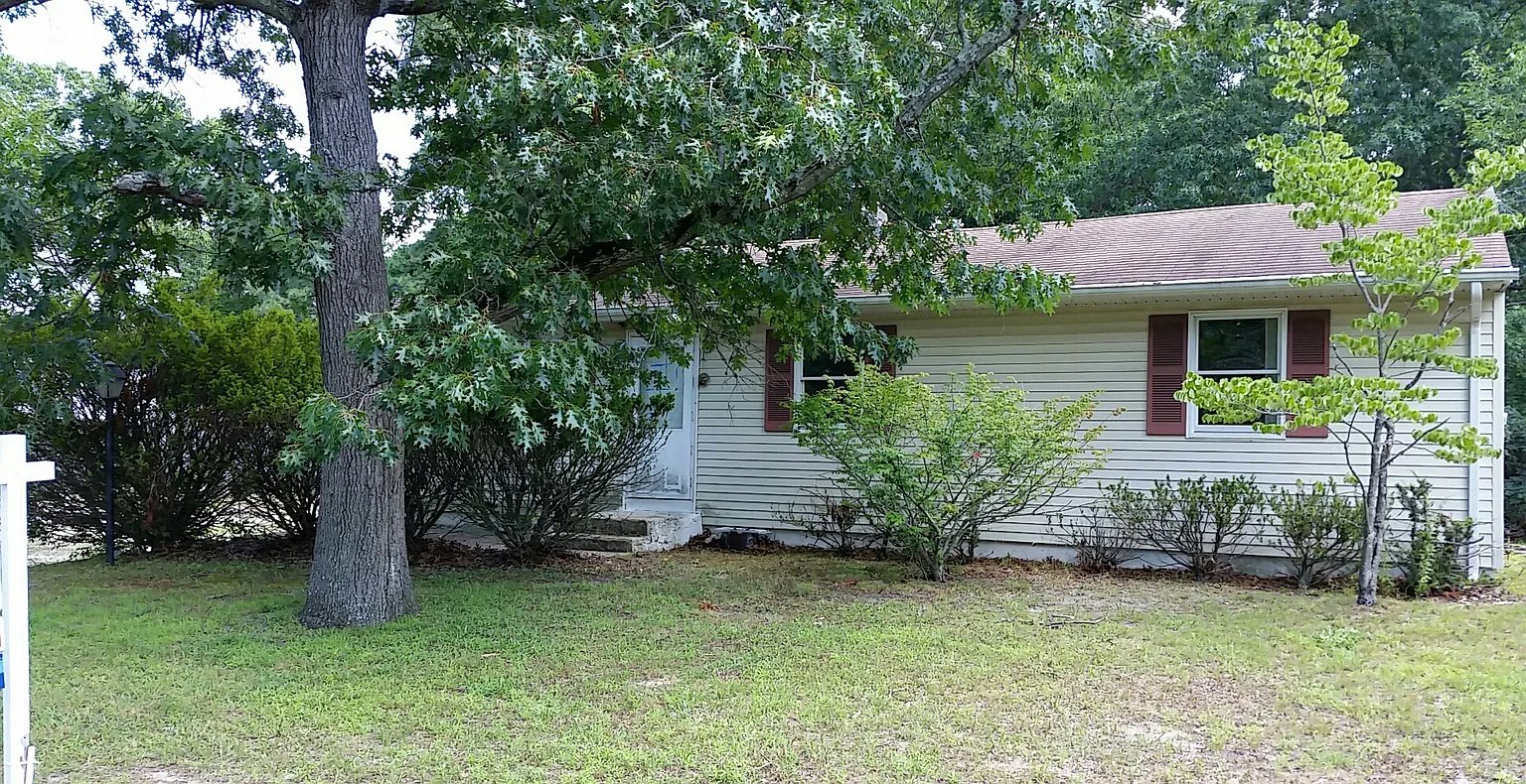 26 Western Dr photo 1