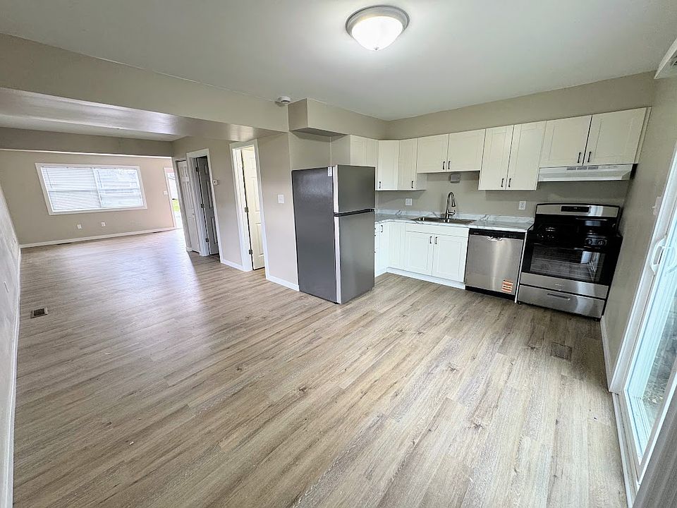 1st image of 5828 Creekview Ct W